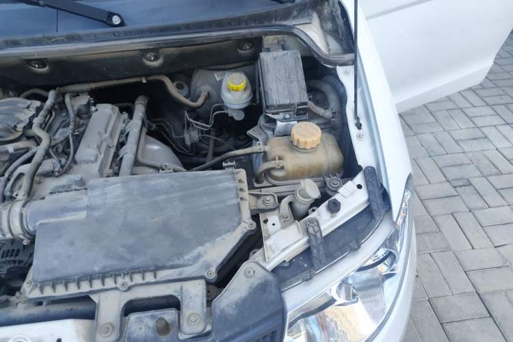 Used Wuling Hongguang 2015 1.2L S Base Model China V Standard Engine Bay Left