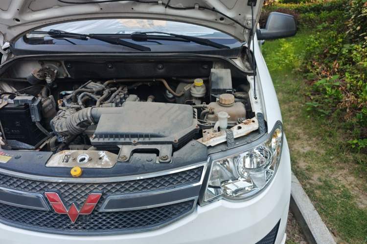 Used Wuling Hongguang 2015 1.2L S Base Model China V Standard Engine Bay Left