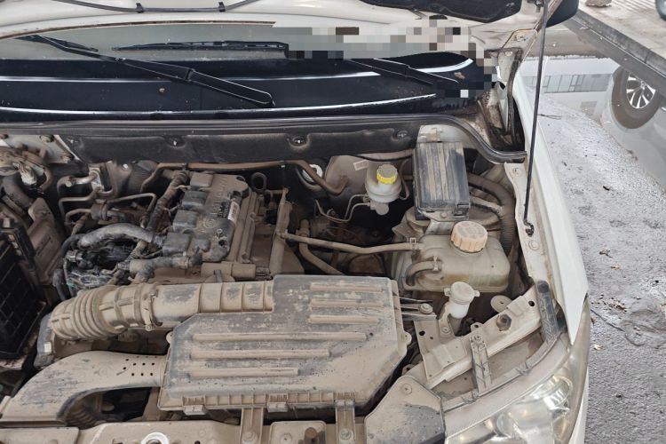 Used Wuling Hongguang 2015 1.5L S Basic Version China V Standard Engine Bay Left
