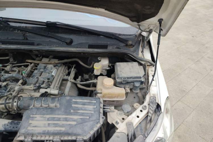 Used Wuling Hongguang 2015 1.5L S1 Comfort China V Standard Engine Bay Left