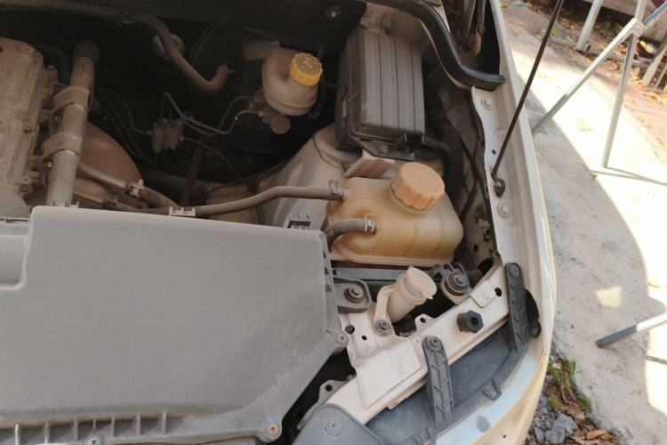 Used Wuling Hongguang 2015 1.2L S Base Model China V Standard Engine Bay Left
