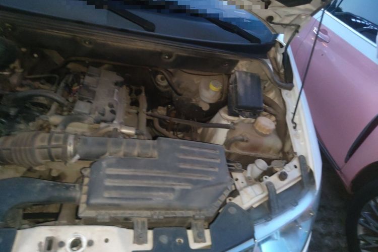 Used Wuling Hongguang 2015 1.5L S Basic Version China V Standard Engine Bay Left