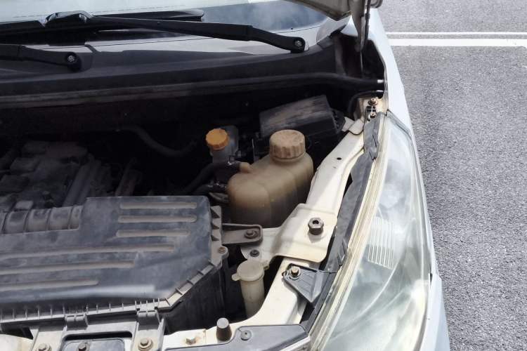 Used Wuling Hongguang 2015 1.5L S1 Standard China V-Emission Standards Engine Bay Left