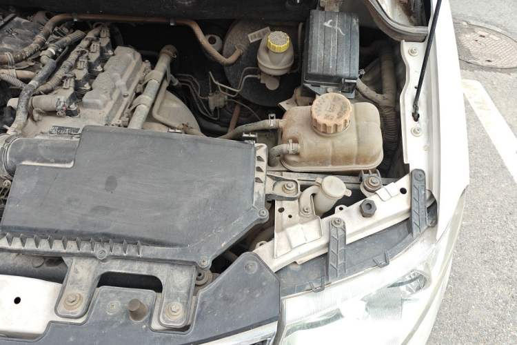 Used Wuling Hongguang 2015 1.2L S Base Model China V Standard Engine Bay Left