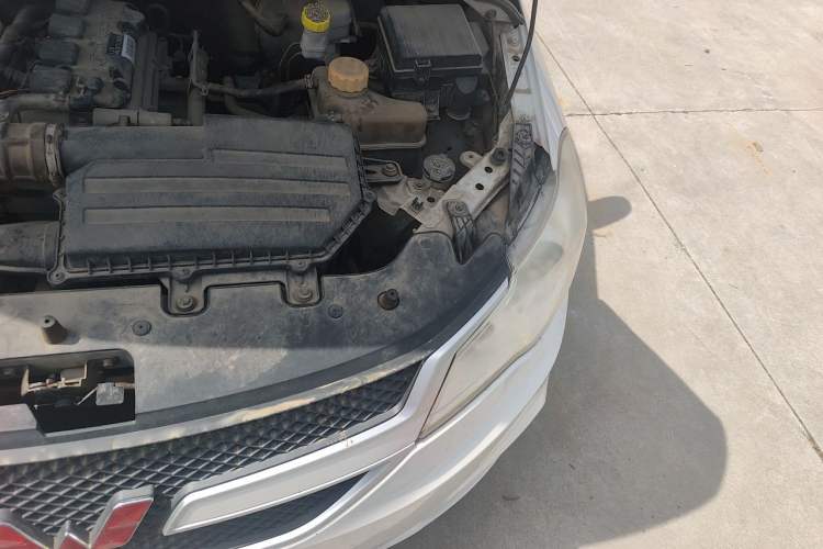 Used Wuling Hongguang 2015 1.5L S1 Standard China V-Emission Standards Engine Bay Left