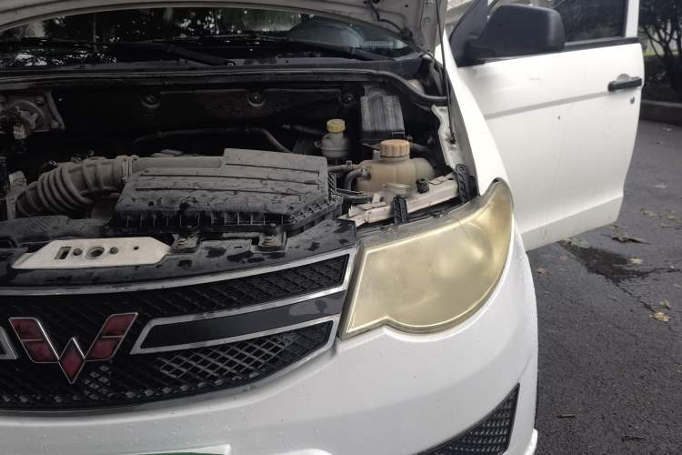 Used Wuling Hongguang 2015 1.5L S Basic Version China V Standard Engine Bay Left