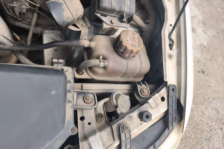 Used Wuling Hongguang 2015 1.2L S Base Model China V Standard Engine Bay Left