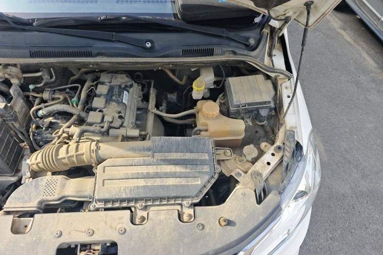 Used Wuling Hongguang 2015 1.5L S1 Comfort China V Standard Engine Bay Left
