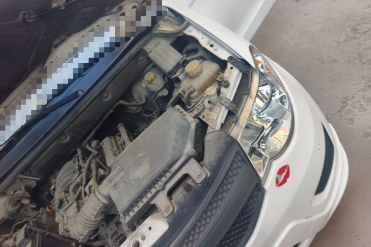 Used Wuling Hongguang 2015 1.2L S Base Model China V Standard Engine Bay Left