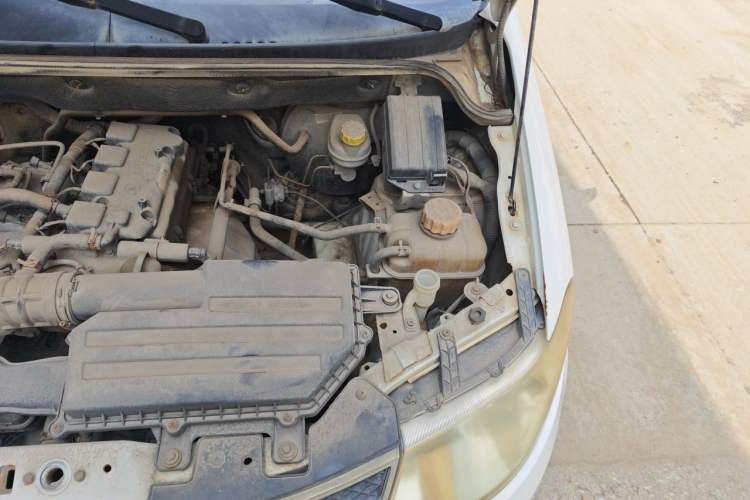 Used Wuling Hongguang 2015 1.5L S Basic Version China V Standard Engine Bay Left