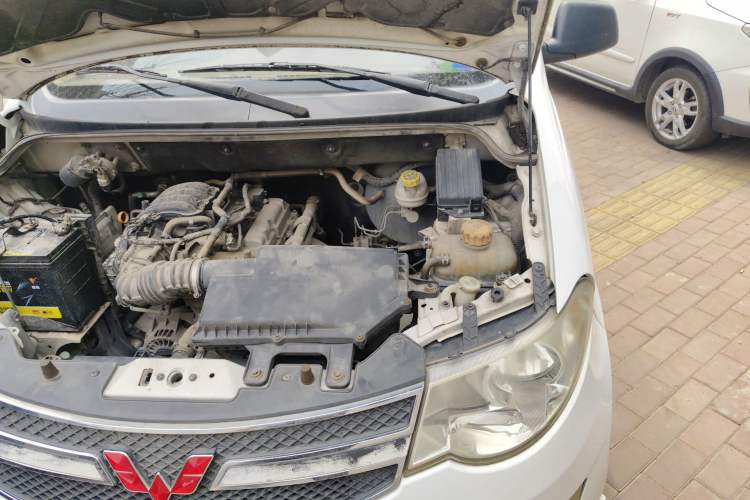 Used Wuling Hongguang 2015 1.2L S Base Model China V Standard Engine Bay Left