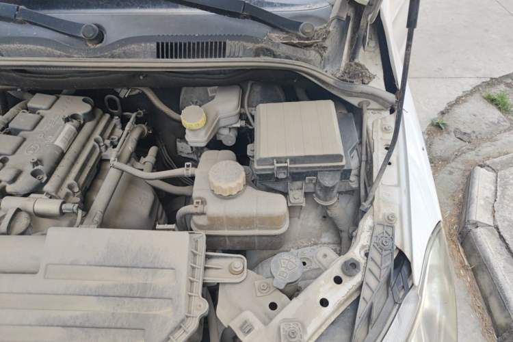 Used Wuling Hongguang 2015 1.5L S1 Comfort China V Standard Engine Bay Left