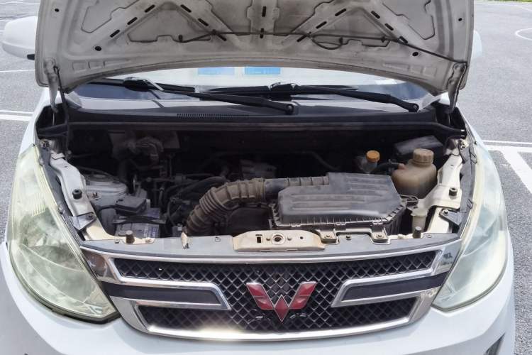 Used Wuling Hongguang 2015 1.5L S1 Standard China V-Emission Standards Engine Bay