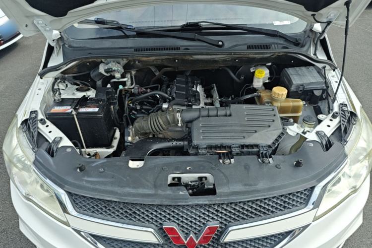 Used Wuling Hongguang 2015 1.5L S1 Comfort China V Standard Engine Bay