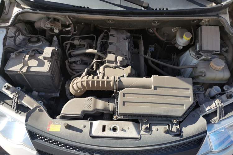 Used Wuling Hongguang 2015 1.5L S Basic Version China V Standard Engine Bay
