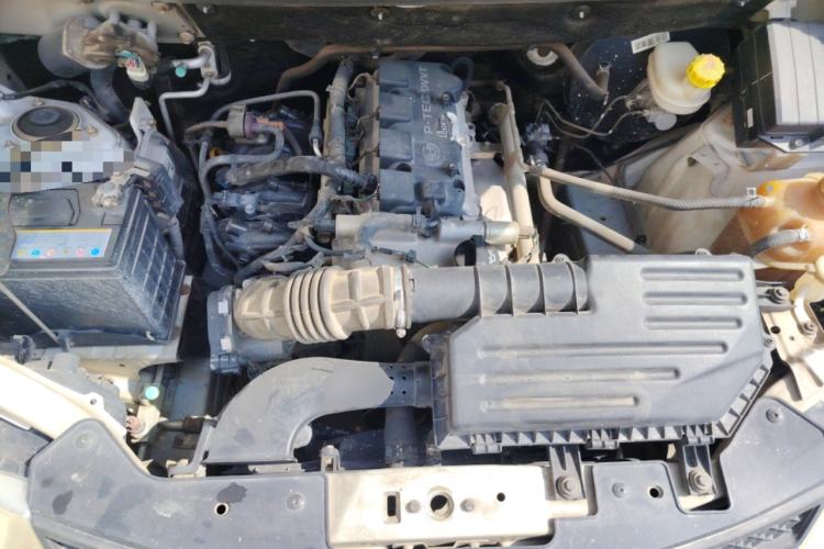 Used Wuling Hongguang 2015 1.5L S Basic Version China V Standard Engine Bay