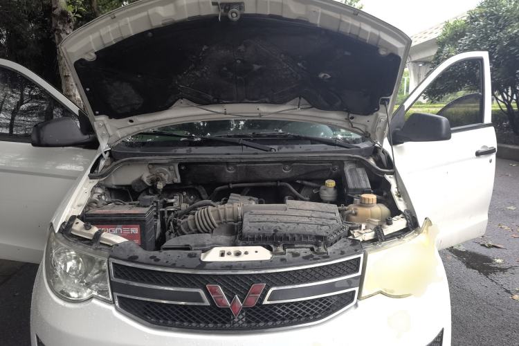 Used Wuling Hongguang 2015 1.5L S Basic Version China V Standard Engine Bay