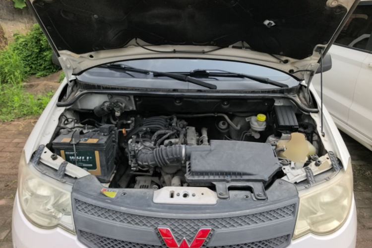 Used Wuling Hongguang 2015 1.2L S Base Model China V Standard Engine Bay