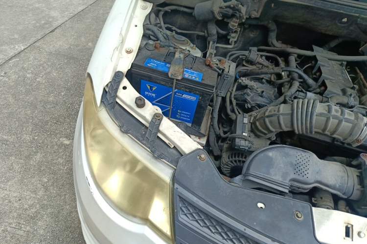 Used Wuling Hongguang 2015 1.5L S Basic Version China V Standard Engine Bay Right