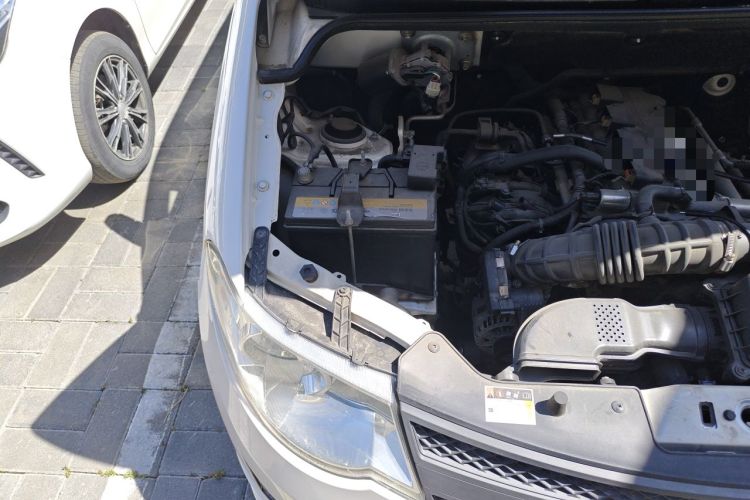 Used Wuling Hongguang 2015 1.5L S Basic Version China V Standard Engine Bay Right