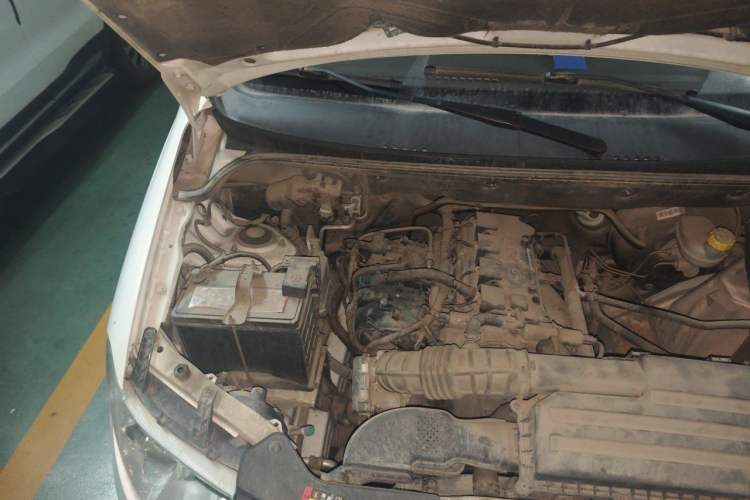 Used Wuling Hongguang 2015 1.5L S Basic Version China V Standard Engine Bay Right