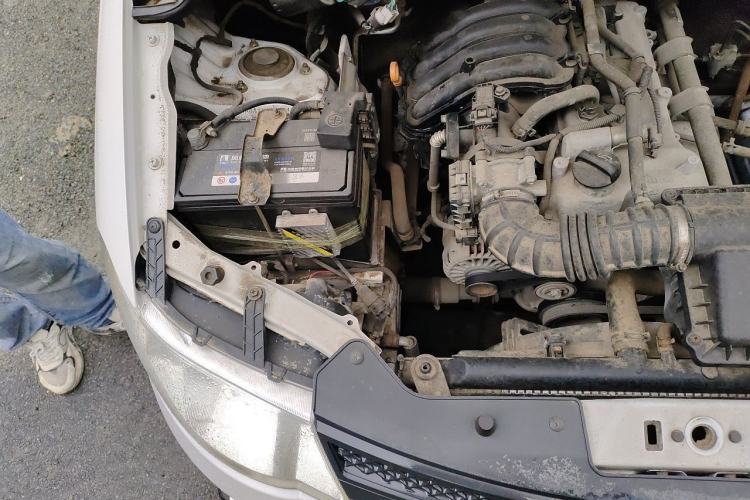 Used Wuling Hongguang 2015 1.2L S Base Model China V Standard Engine Bay Right