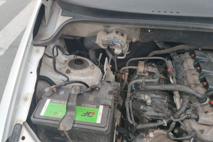 Used Wuling Hongguang 2015 1.5L S Base Model China IV Engine Bay Right