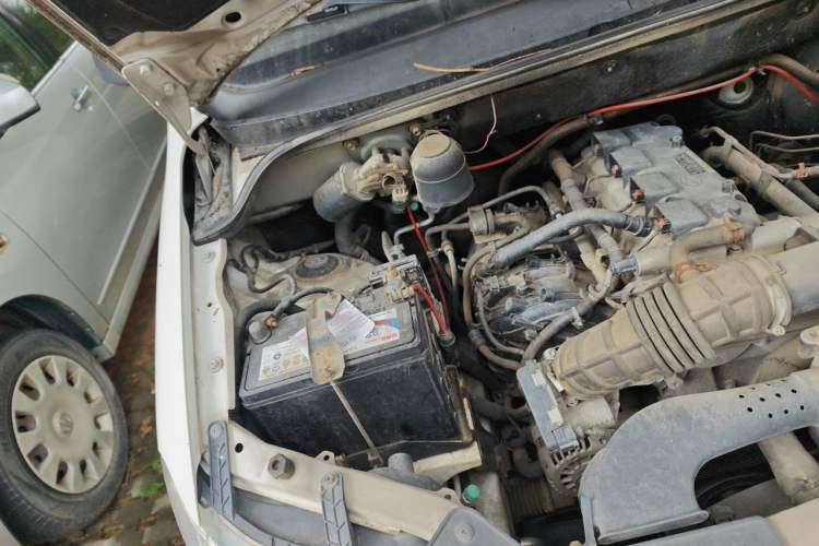 Used Wuling Hongguang 2015 1.5L S Basic Version China V Standard Engine Bay Right