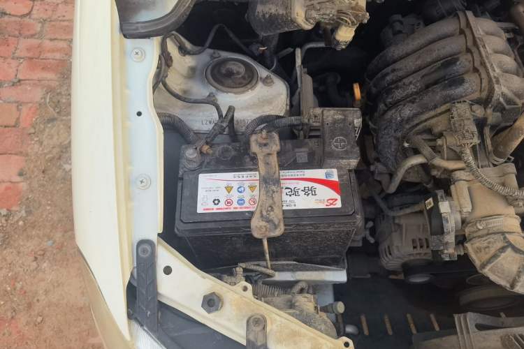 Used Wuling Hongguang 2015 1.2L S Base Model China IV Engine Bay Right