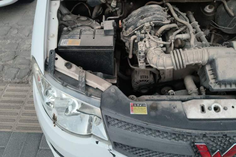 Used Wuling Hongguang 2015 1.2L S Base Model China V Standard Engine Bay Right