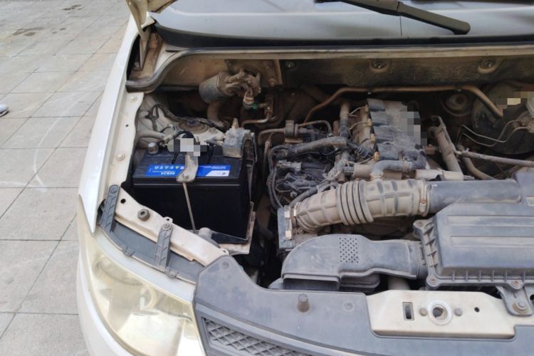 Used Wuling Hongguang 2015 1.5L S Basic Version China V Standard Engine Bay Right