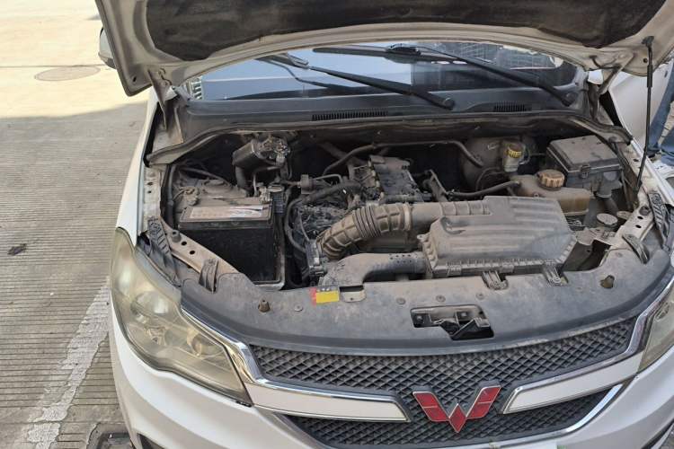 Used Wuling Hongguang 2015 1.5L S1 Comfort China V Standard Engine Bay Right