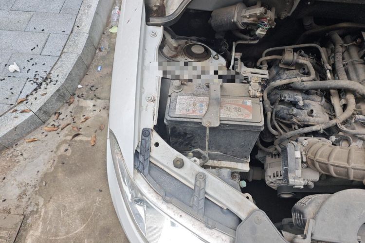 Used Wuling Hongguang 2015 1.5L S Basic Version China V Standard Engine Bay Right