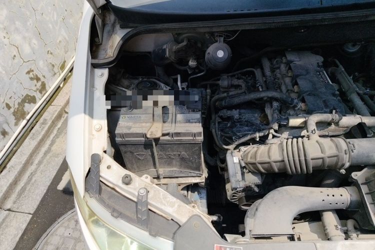 Used Wuling Hongguang 2015 1.5L S Basic Version China V Standard Engine Bay Right