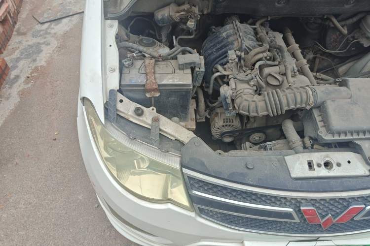 Used Wuling Hongguang 2015 1.2L S Base Model China IV Engine Bay Right