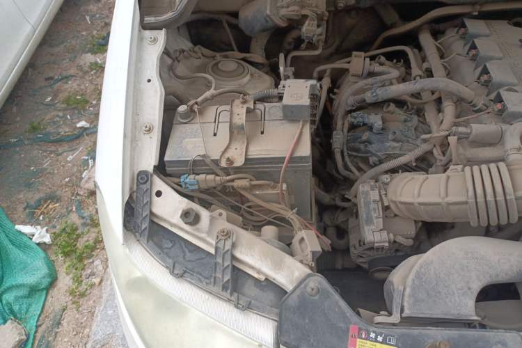 Used Wuling Hongguang 2015 1.5L S Basic Version China V Standard Engine Bay Right