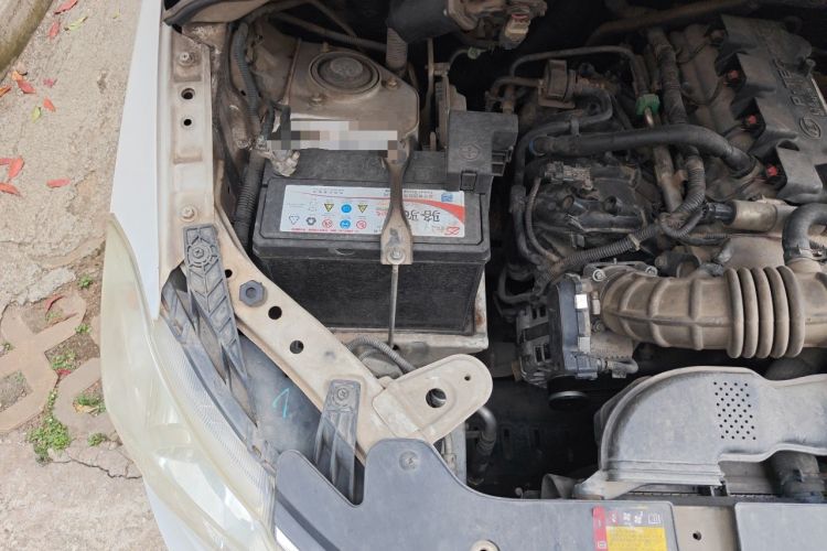 Used Wuling Hongguang 2015 1.5L S1 Comfort China V Standard Engine Bay Right