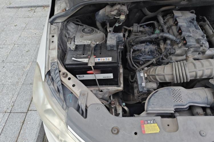 Used Wuling Hongguang 2015 1.5L S Basic Version China V Standard Engine Bay Right