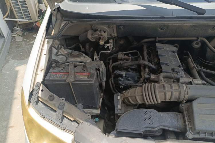 Used Wuling Hongguang 2015 1.5L S Basic Version China V Standard Engine Bay Right