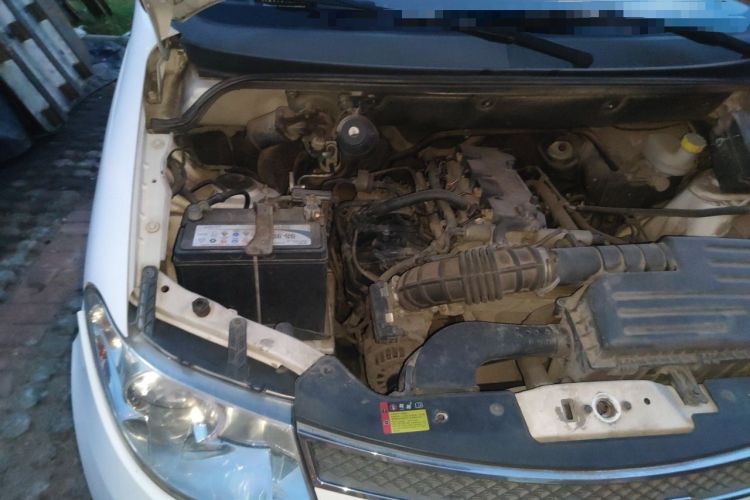 Used Wuling Hongguang 2015 1.5L S Basic Version China V Standard Engine Bay Right
