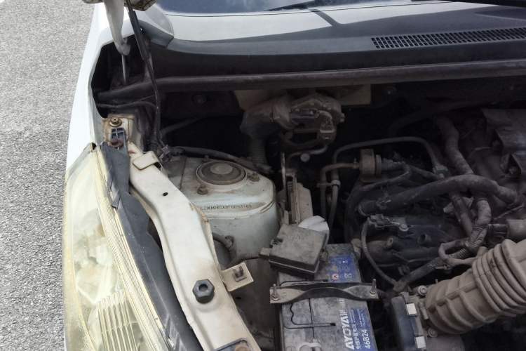 Used Wuling Hongguang 2015 1.5L S1 Standard China V-Emission Standards Engine Bay Right