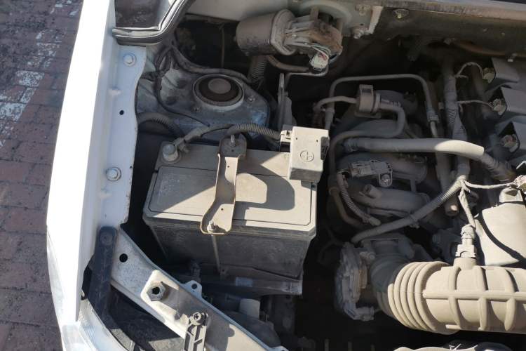 Used Wuling Hongguang 2015 1.5L S Basic Version China V Standard Engine Bay Right