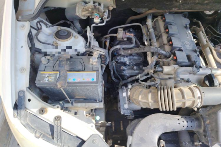 Used Wuling Hongguang 2015 1.5L S Basic Version China V Standard Engine Bay Right