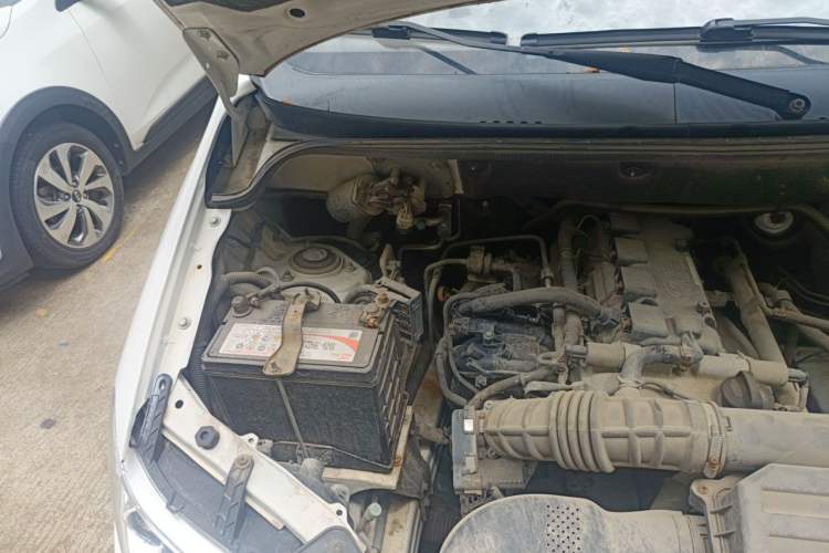Used Wuling Hongguang 2015 1.5L S Basic Version China V Standard Engine Bay Right