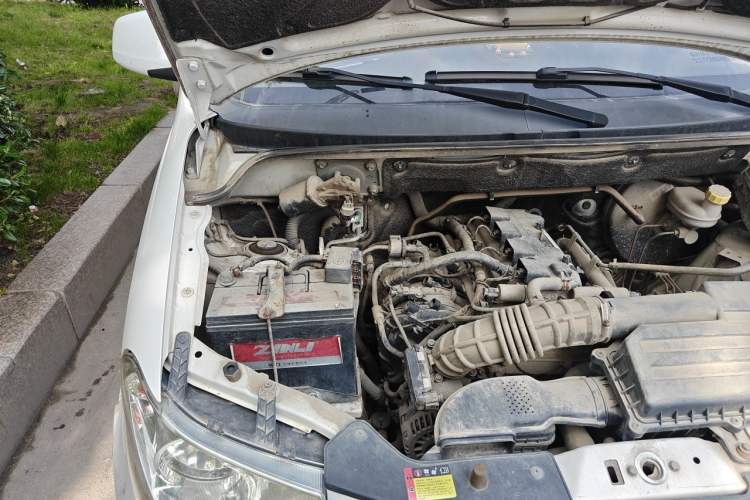 Used Wuling Hongguang 2015 1.5L S Basic Version China V Standard Engine Bay Right