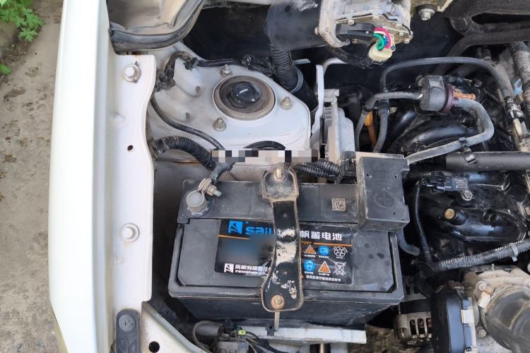 Used Wuling Hongguang 2015 1.5L S Basic Version China V Standard Engine Bay Right