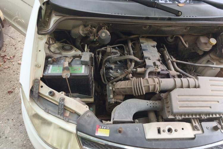 Used Wuling Hongguang 2015 1.5L S Basic Version China V Standard Engine Bay Right
