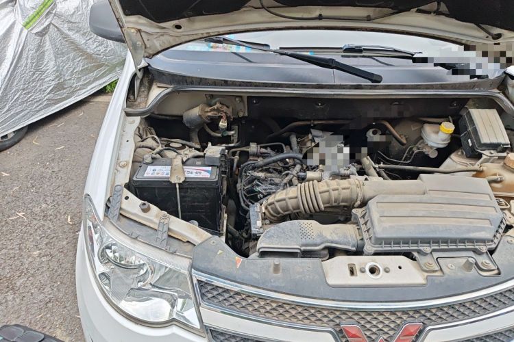 Used Wuling Hongguang 2015 1.5L S Basic Version China V Standard Engine Bay Right