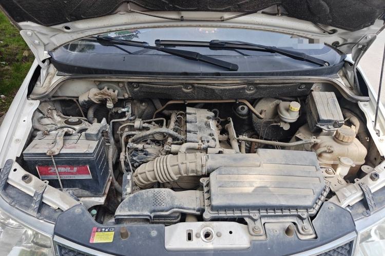 Used Wuling Hongguang 2015 1.5L S Basic Version China V Standard Engine Bay