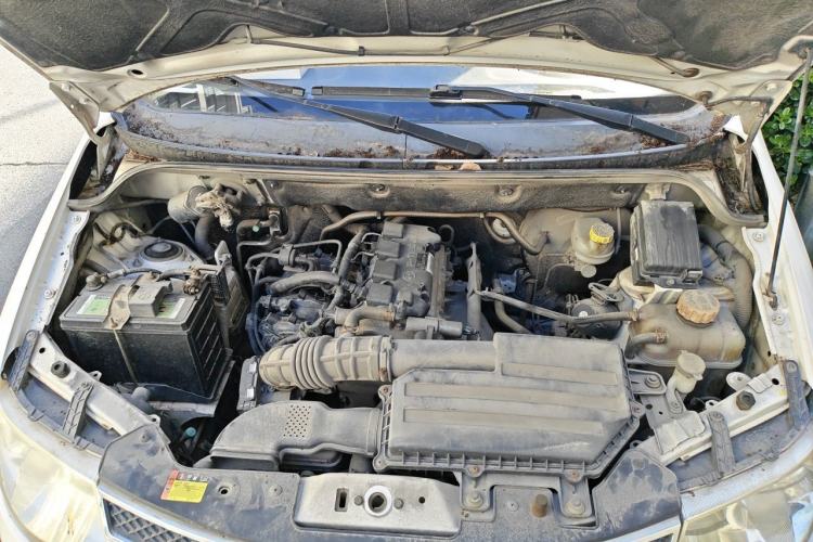 Used Wuling Hongguang 2015 1.5L S Basic Version China V Standard Engine Bay